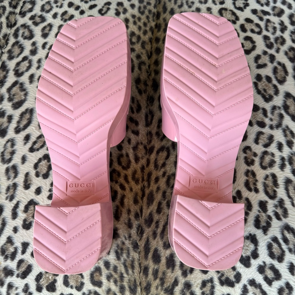 GUCCI Pink Rubber GG Platform Slide Sandals - Picture 11 of 16